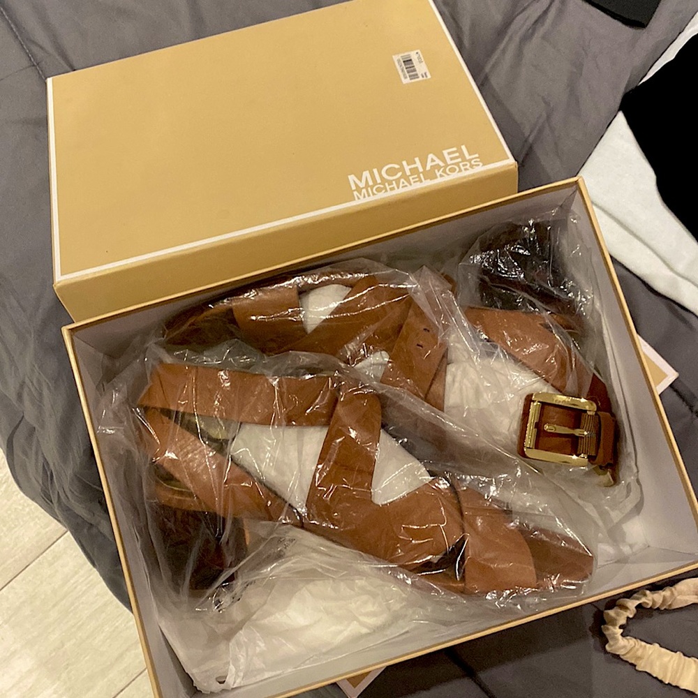7 1/2M Michael Kors Luggage Leather Mariella Sandals